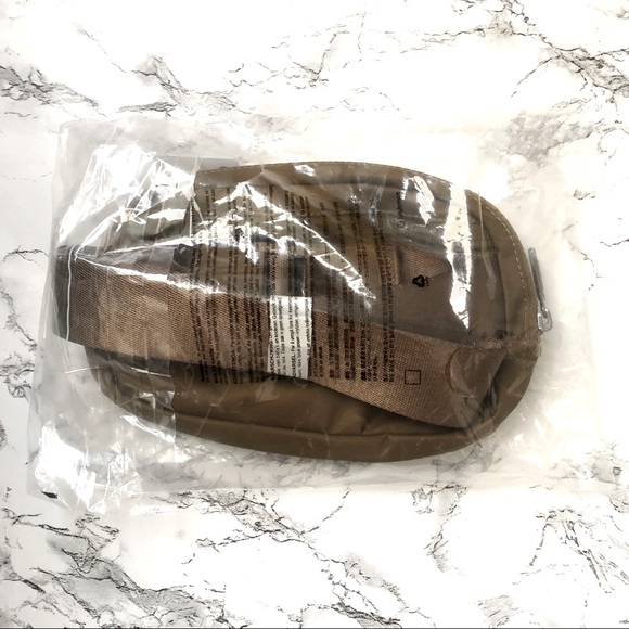 Lululemon Everywhere Belt Bag Burnt Caramel Extended Strap - Picture 6 of 6